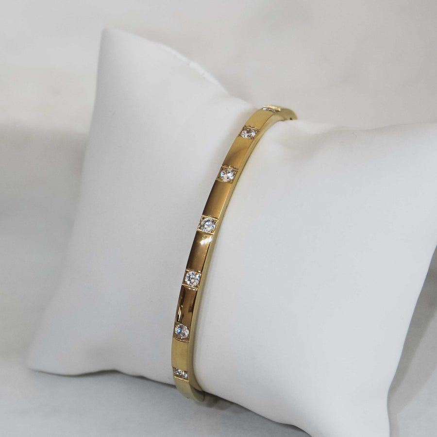 Ella Bangle